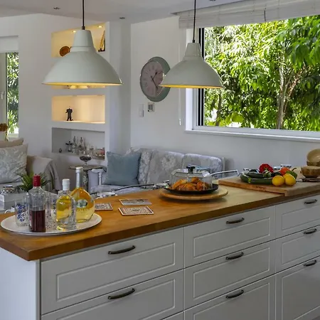 Marisol Kiti * Lárnaka