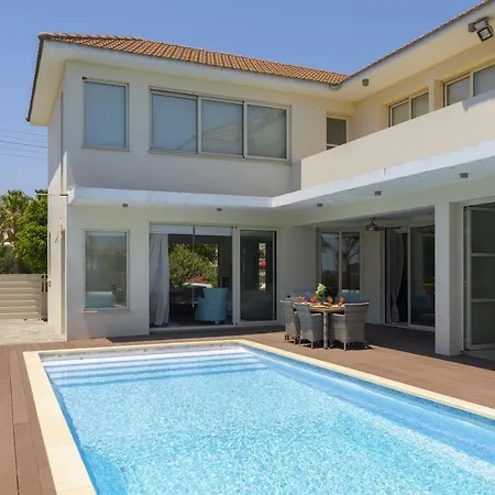 Marisol Kiti * Lárnaka