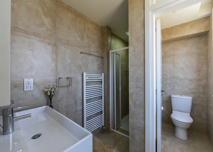 Marisol Kiti Ларнака