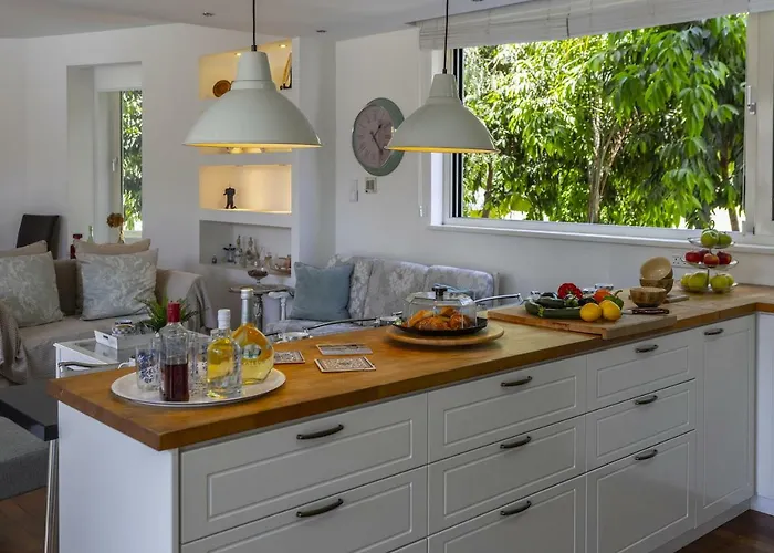 Marisol Kiti * Ларнака