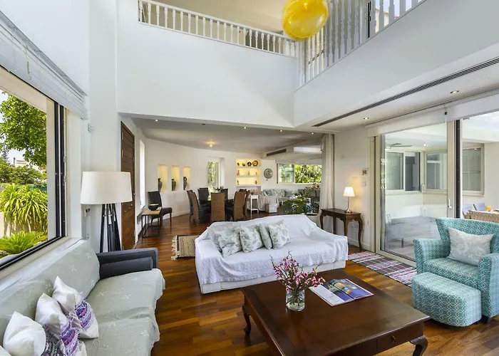 Marisol Kiti Ларнака