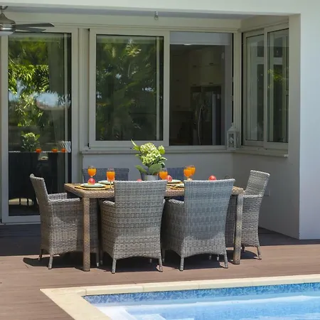 Marisol Kiti 빌라 라르나카