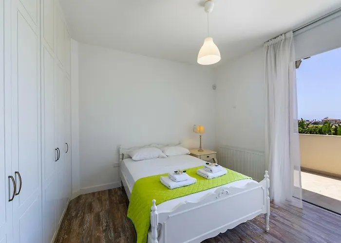 Marisol Kiti Вілла *