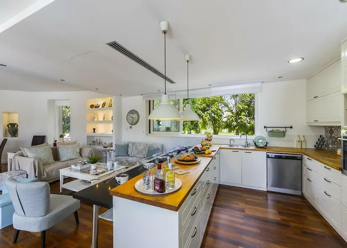 Marisol Kiti Villa *