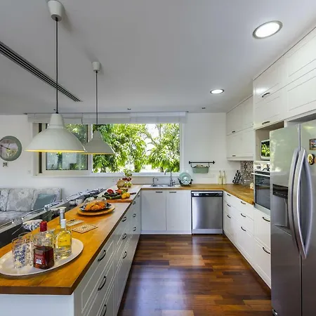 Marisol Kiti Villa *