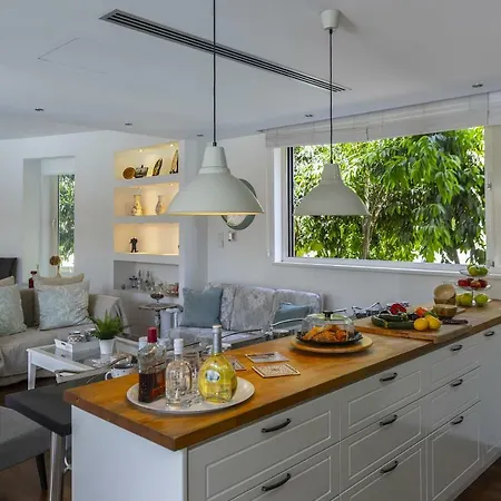 Marisol Kiti Villa *