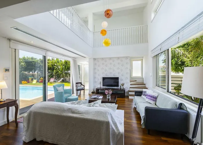 Willa Marisol Kiti *