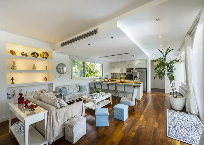 Willa Marisol Kiti *