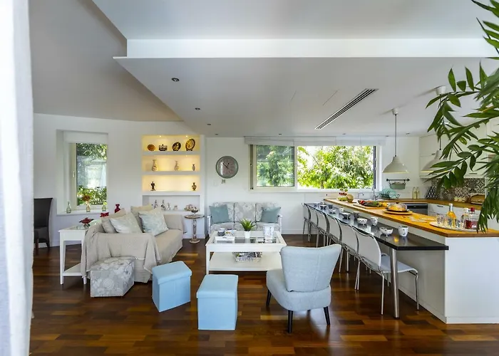 Marisol Kiti Willa *