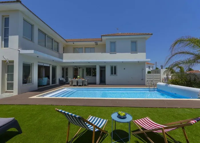 Willa Marisol Kiti Larnaca